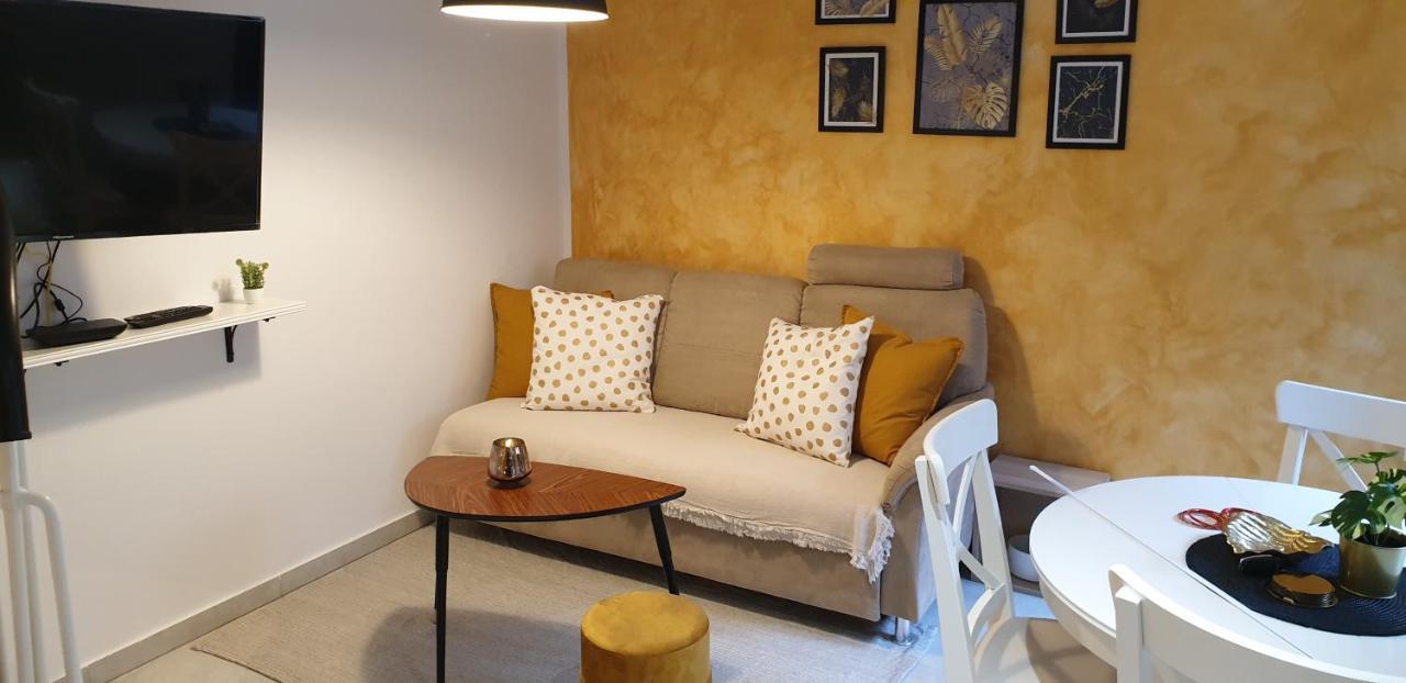 Apartman Ivano Cres Apartment Exterior photo